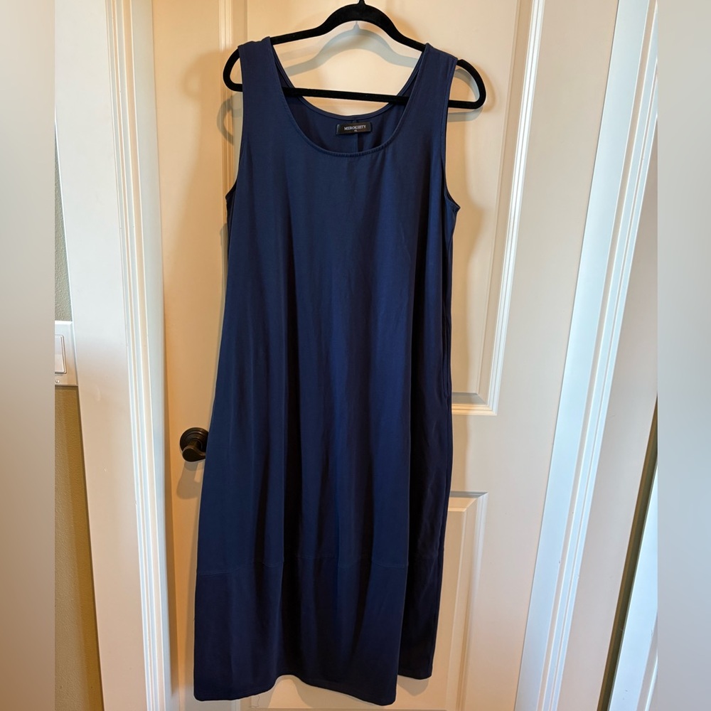 Elegant Navy Sleeveless Midi Dress